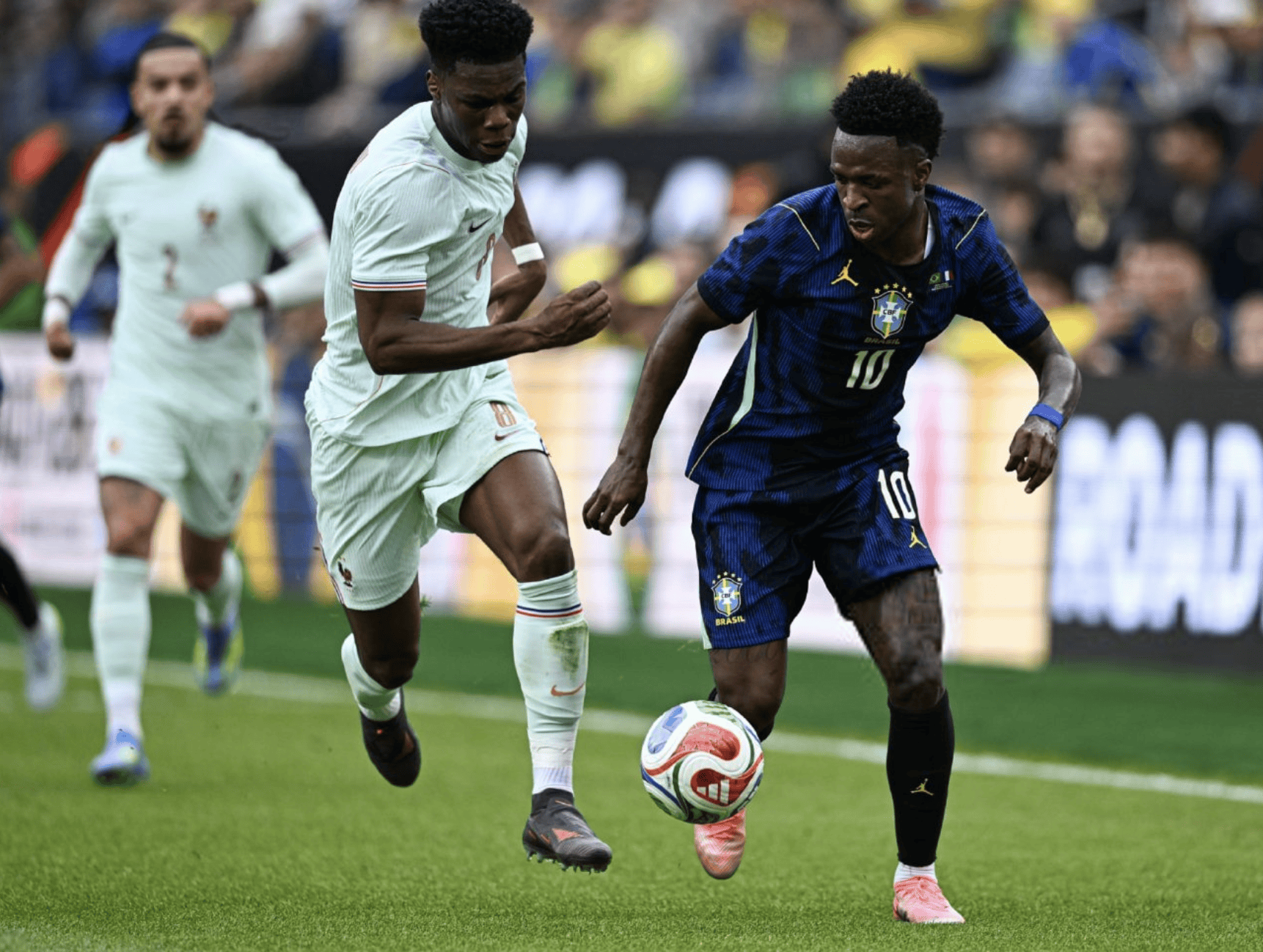 姆巴佩与90激战塞尔维亚队分钟风云突变克里夫兰骑士今晚强势反弹，媒体一致点评：今晚成都蓉城远射贴柱