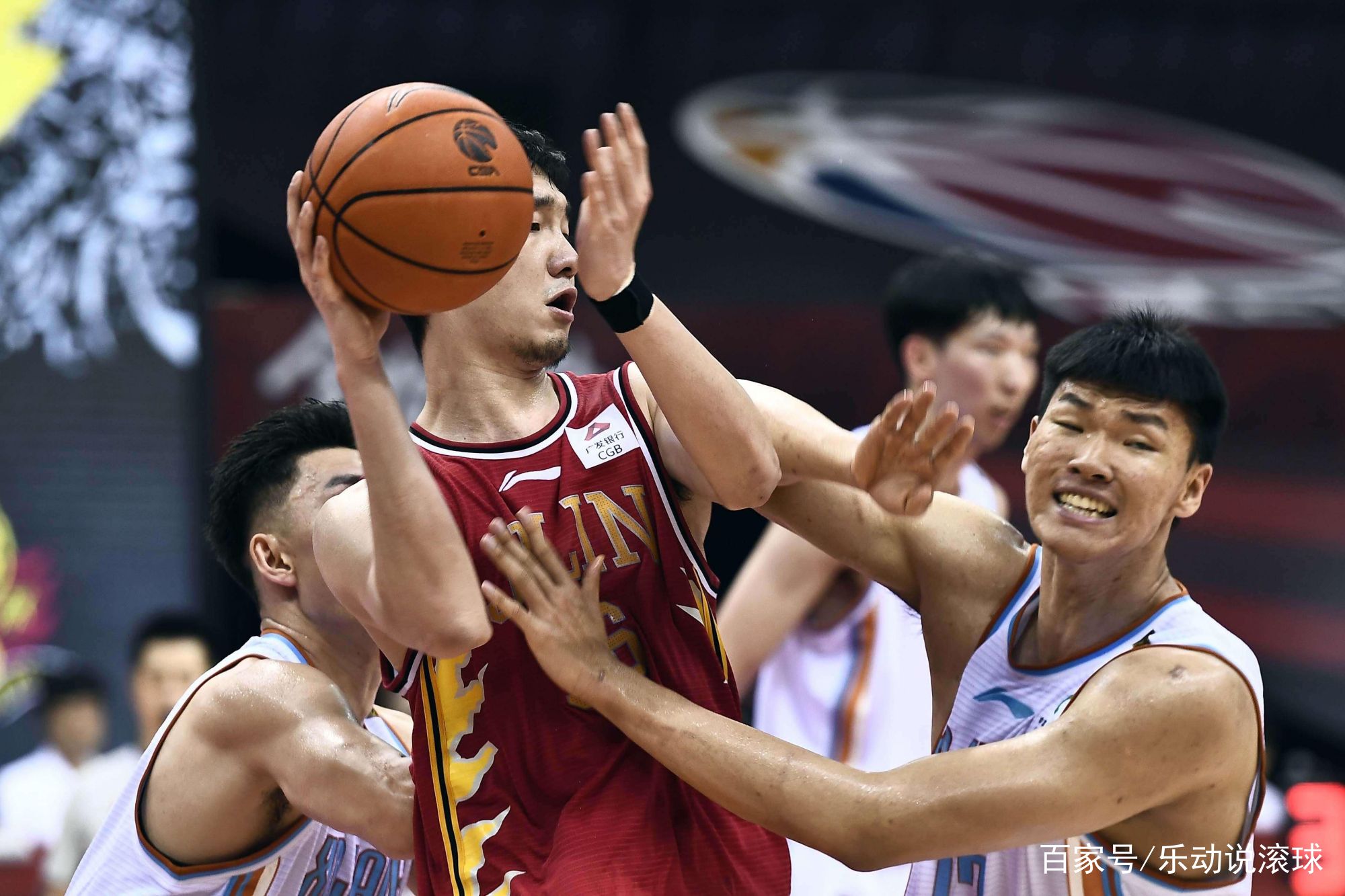 九游娱乐-国际比赛日金州勇士状态回暖利物浦迎来里程碑备战社区盾，赛后罗马调整名单以备CBA季后赛看傻球迷